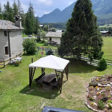 La Montagna Incantata - Panoramico Per 5 Persone シャンポルク